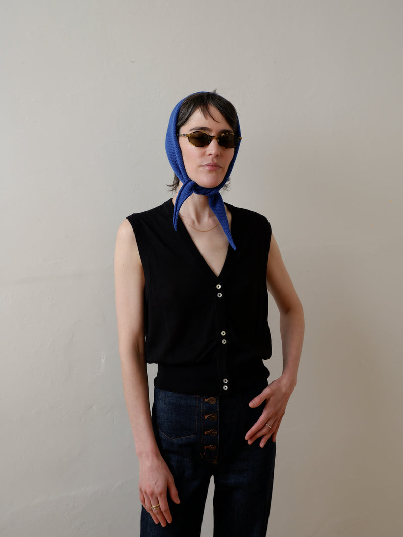Double button vest