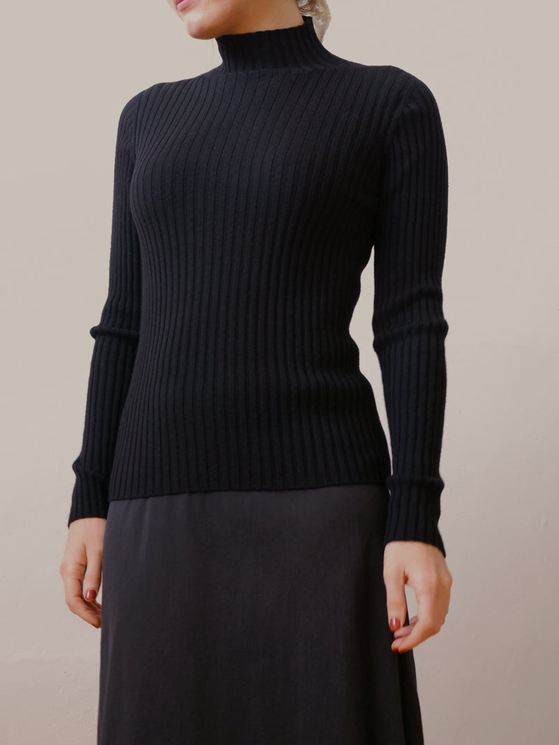 Essence turtleneck