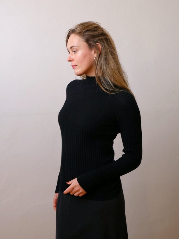 Essence turtleneck